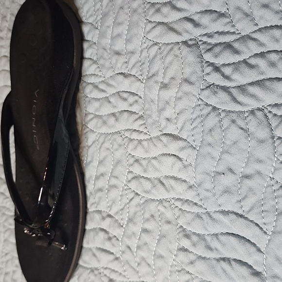 Vionic Bella Bella II Flip Flops Size 7.5 Black Bows With Silver Classy Cute - Picture 13 of 16